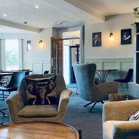 Llansantffraid-ym-Mechain The Lion Hotel מראה חיצוני תמונה