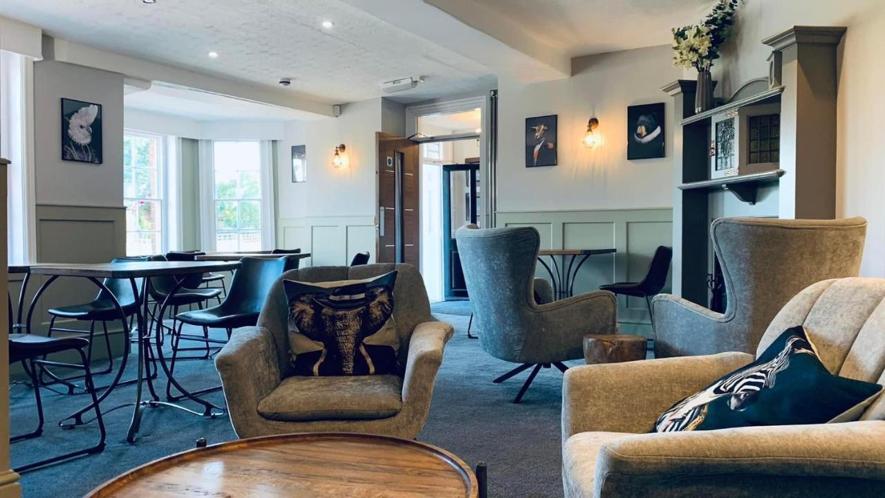 Llansantffraid-ym-Mechain The Lion Hotel מראה חיצוני תמונה