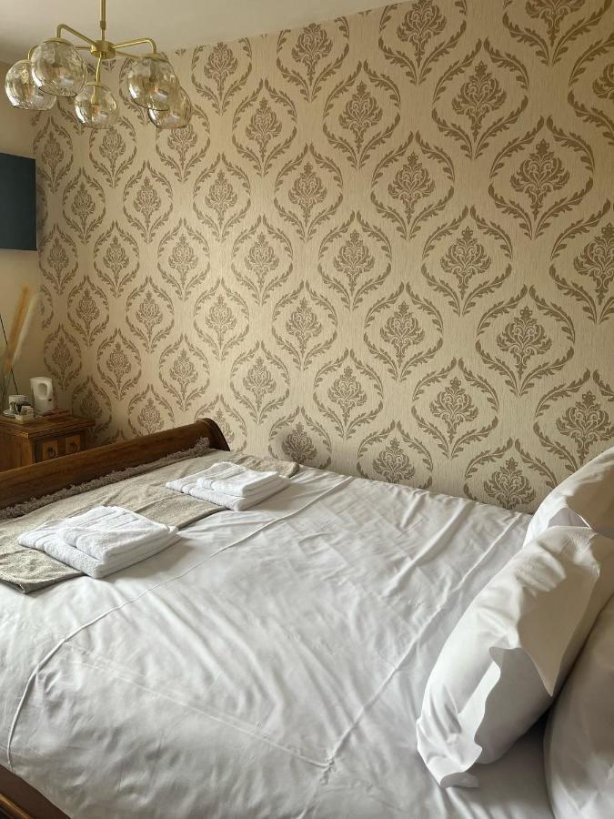 Llansantffraid-ym-Mechain The Lion Hotel מראה חיצוני תמונה