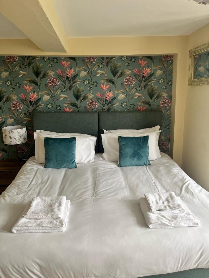 Llansantffraid-ym-Mechain The Lion Hotel מראה חיצוני תמונה
